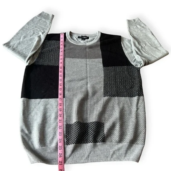 Tricots St. Raphael Men’s Geometric Square Design Crewneck Sweater, Large - Picture 11 of 11